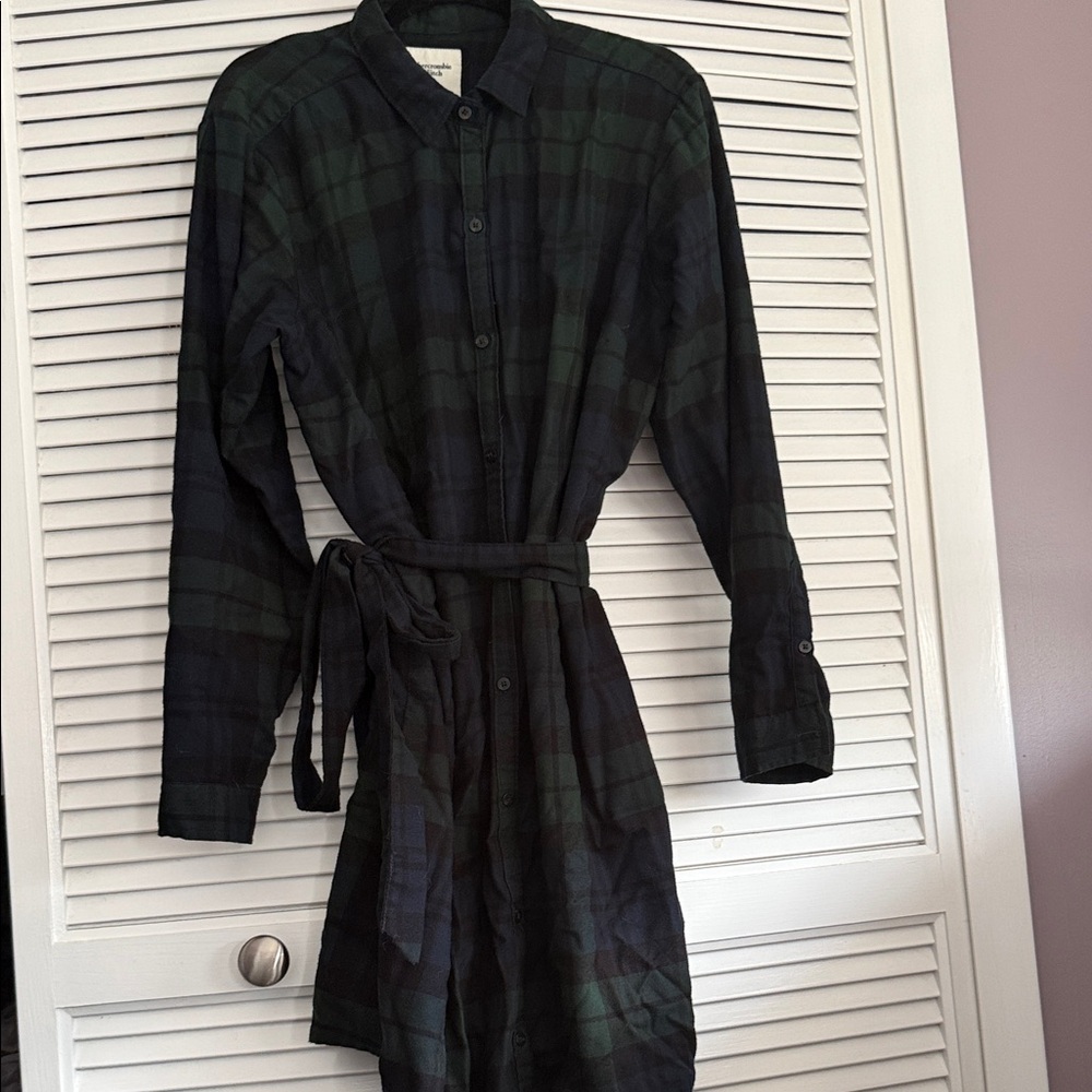 Abercrombie & Fitch Black and Gray Plaid Shirt